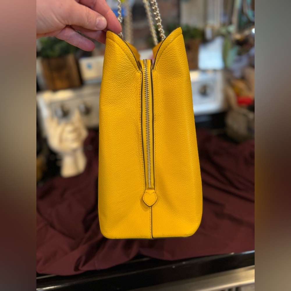 ♠️ KATE SPADE LARGE • 🌻 Sunflower Yellow/Gold • Jordyn Chain Tote - Picture 3 of 16